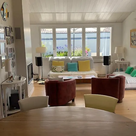 Charming House With Pool Ferienhaus Saint-Martin-de-Ré